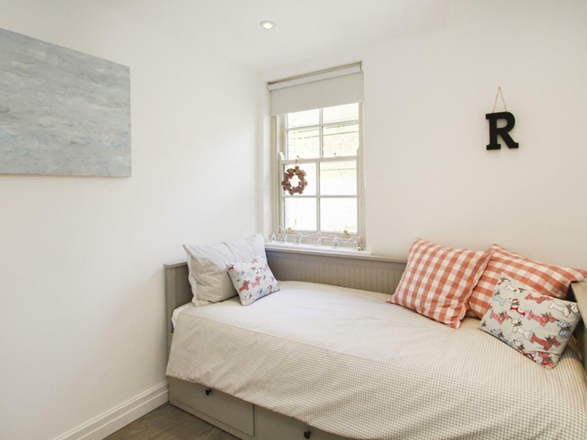 Tri Raglan Bach Villa Beaumaris Exterior photo